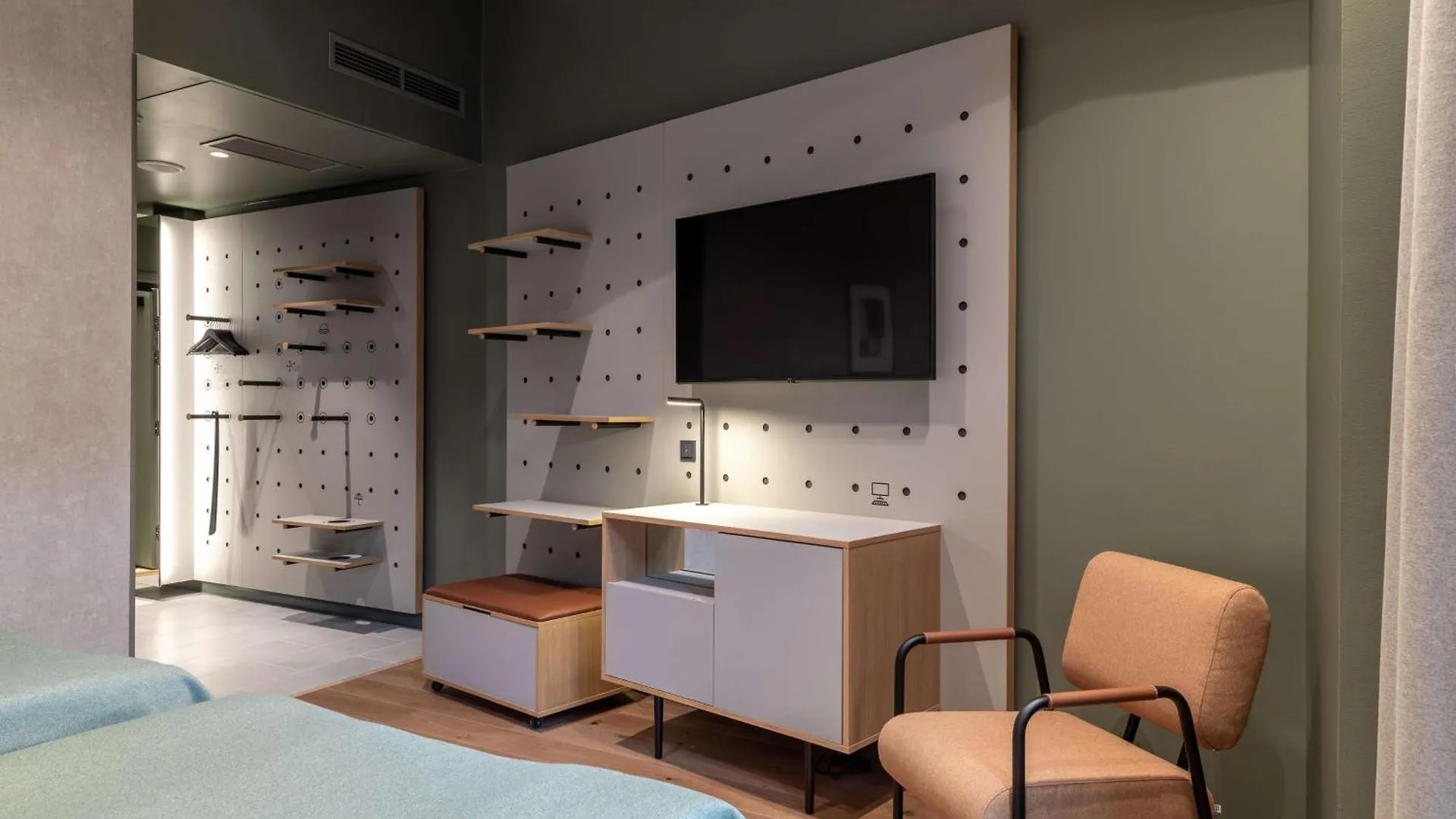 Scandic Helsinki Hub 4*,